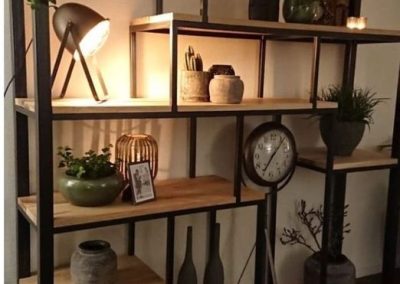 Mueble artesanal acabado en madera maciza — calidad Veta & Ferro